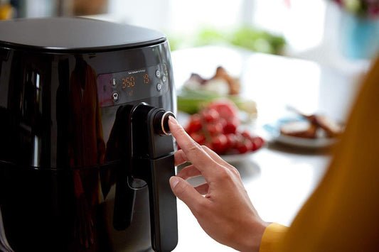 **Digitaler Airfryer Ofen mit Touchscreen | Flachkorb, Twin-Turbostar-Technologie, ölfreies Kochen, Schwarz**